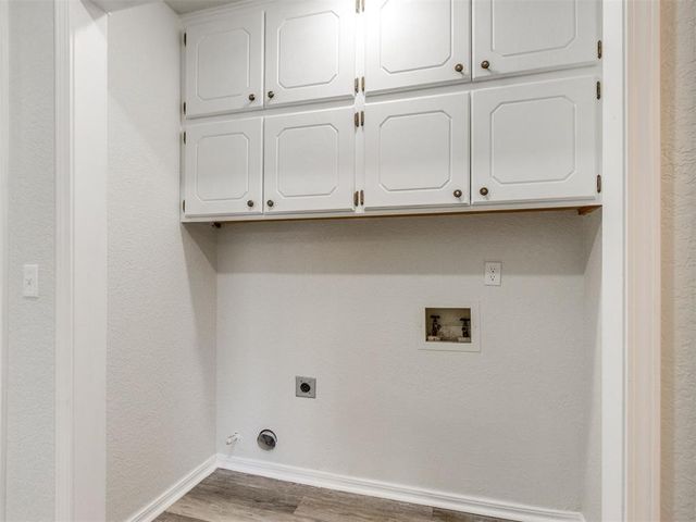 2116 NE 8th Street, Moore, OK 73160