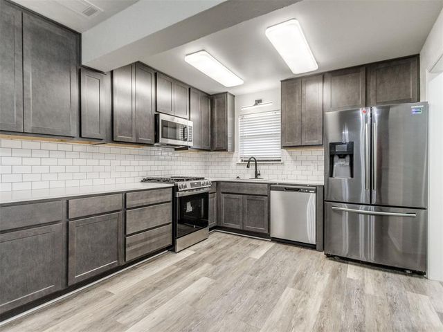 2116 NE 8th Street, Moore, OK 73160