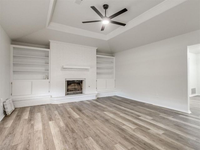 2116 NE 8th Street, Moore, OK 73160