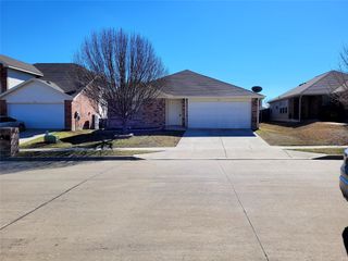 729 Santa Rosa Drive, Fort Worth, TX 76052