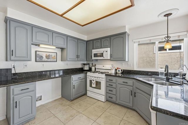 270 Chestnut Way, Oceanside, CA 92057