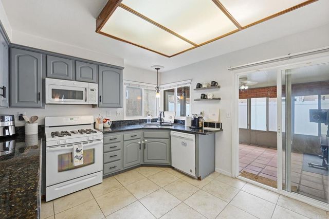 270 Chestnut Way, Oceanside, CA 92057