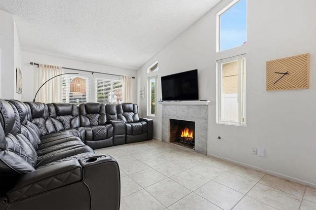 270 Chestnut Way, Oceanside, CA 92057