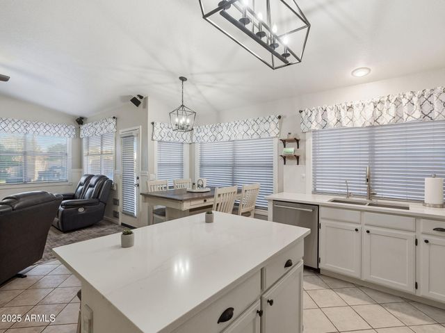 1516 E CHEYENNE Street, Gilbert, AZ 85296