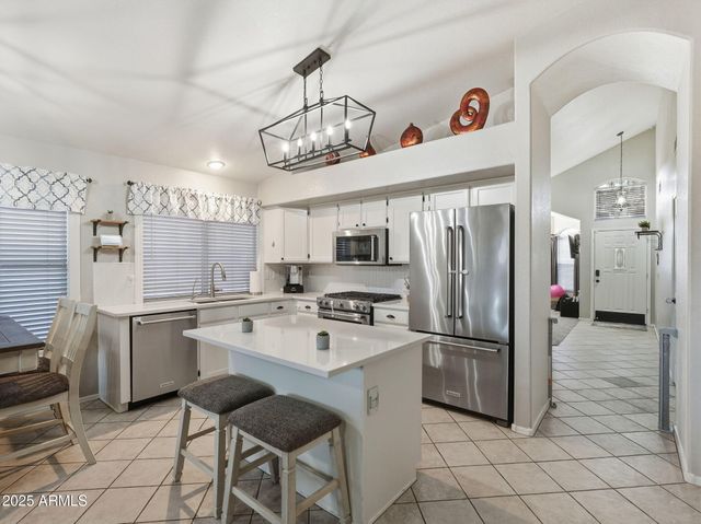 1516 E CHEYENNE Street, Gilbert, AZ 85296