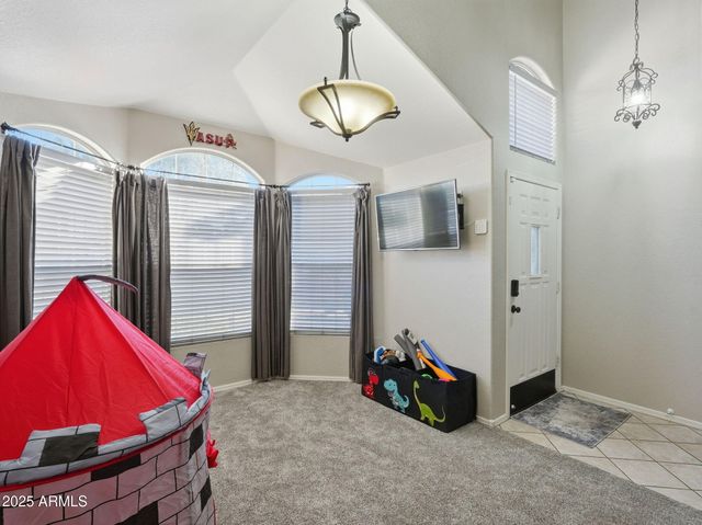 1516 E CHEYENNE Street, Gilbert, AZ 85296