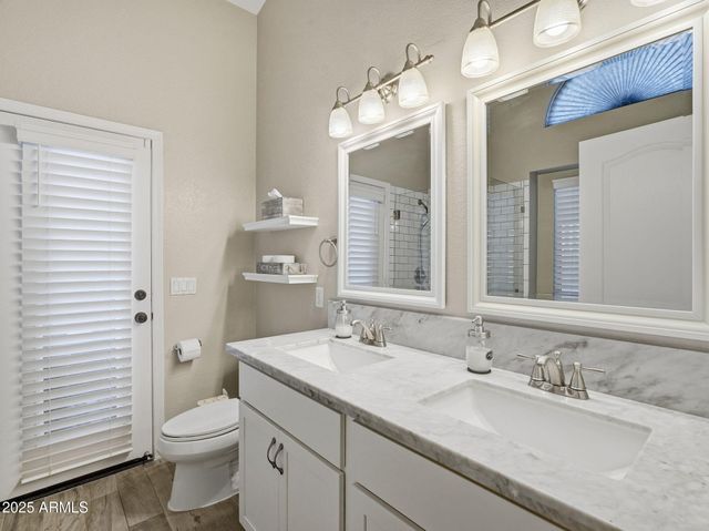 1516 E CHEYENNE Street, Gilbert, AZ 85296