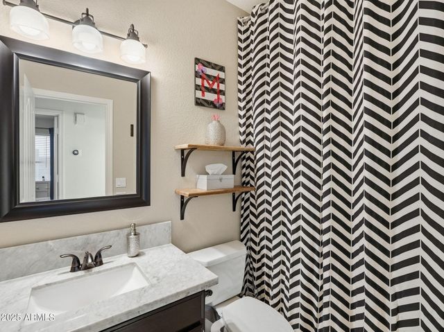 1516 E CHEYENNE Street, Gilbert, AZ 85296