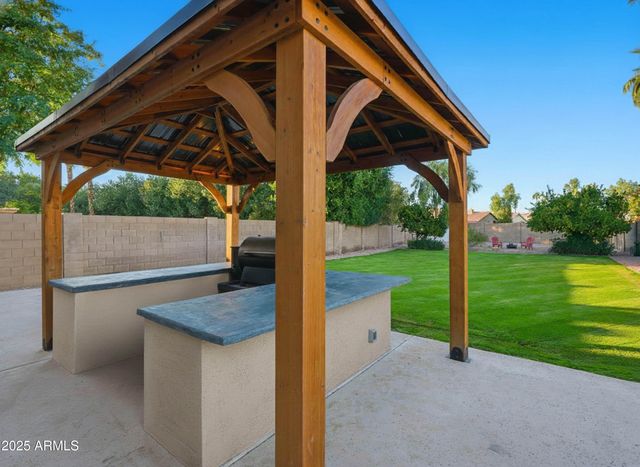 1516 E CHEYENNE Street, Gilbert, AZ 85296