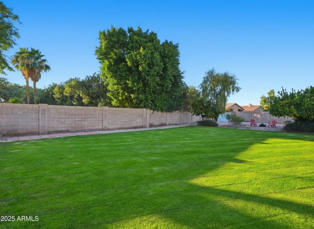 1516 E CHEYENNE Street, Gilbert, AZ 85296