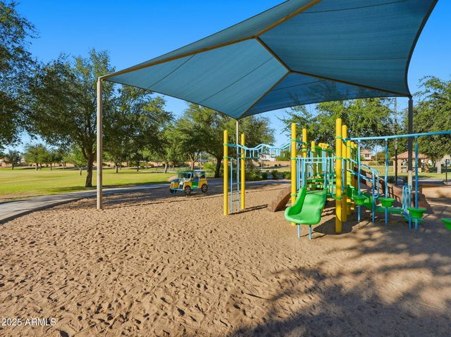 1516 E CHEYENNE Street, Gilbert, AZ 85296