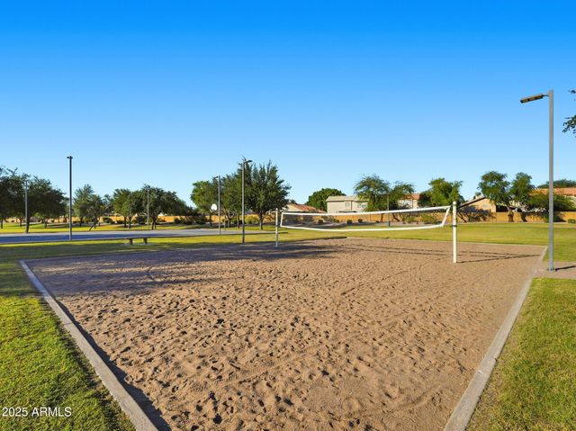 1516 E CHEYENNE Street, Gilbert, AZ 85296