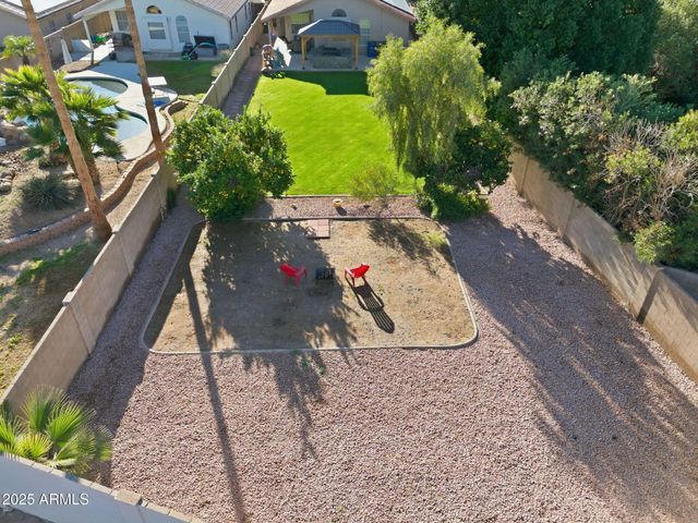 1516 E CHEYENNE Street, Gilbert, AZ 85296