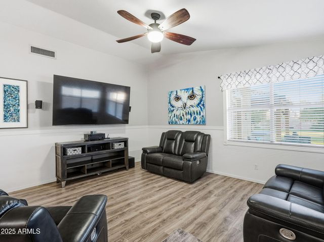 1516 E CHEYENNE Street, Gilbert, AZ 85296