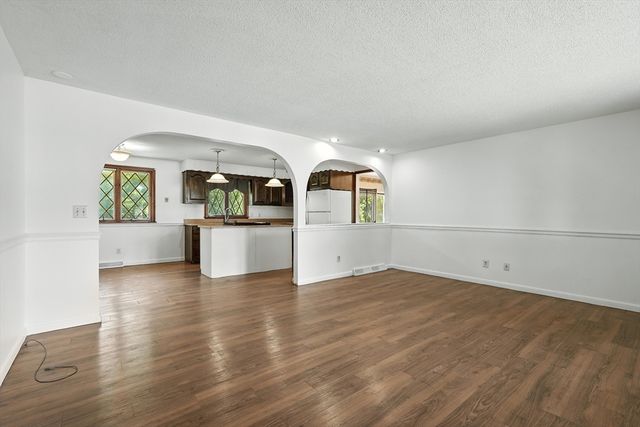 232 Lafayette St, Chicopee, MA 01020