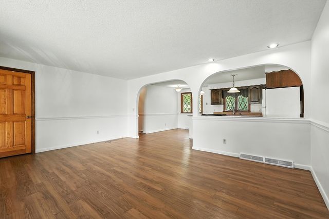 232 Lafayette St, Chicopee, MA 01020
