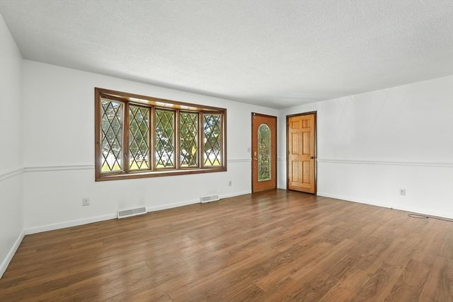 232 Lafayette St, Chicopee, MA 01020
