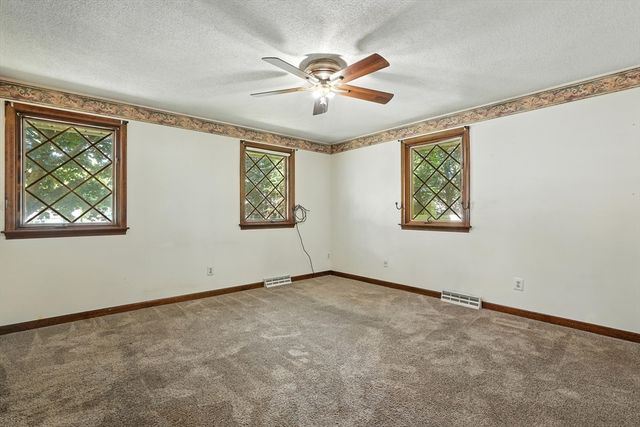 232 Lafayette St, Chicopee, MA 01020