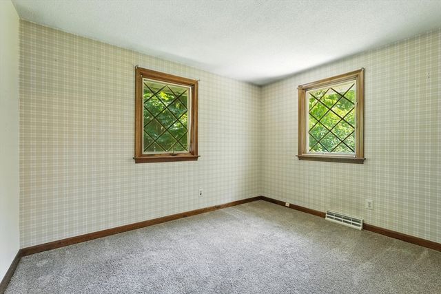 232 Lafayette St, Chicopee, MA 01020
