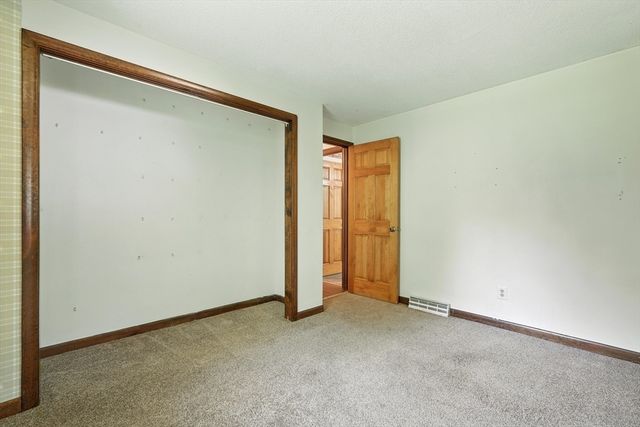 232 Lafayette St, Chicopee, MA 01020