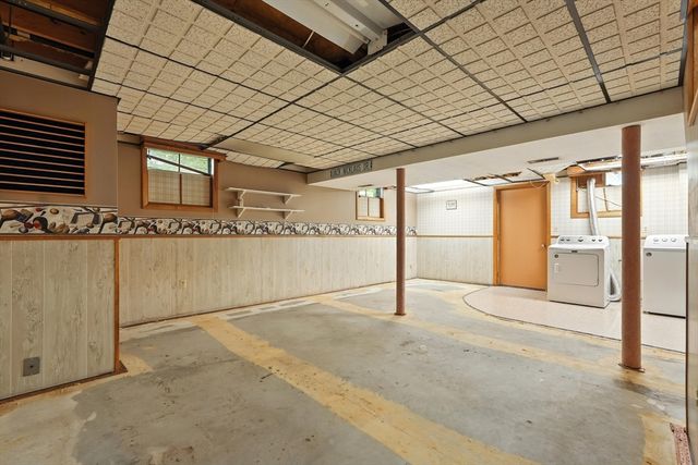 232 Lafayette St, Chicopee, MA 01020