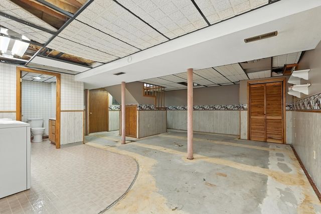 232 Lafayette St, Chicopee, MA 01020