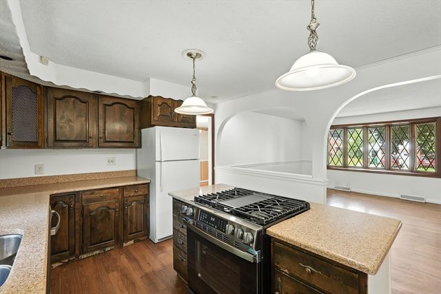 232 Lafayette St, Chicopee, MA 01020