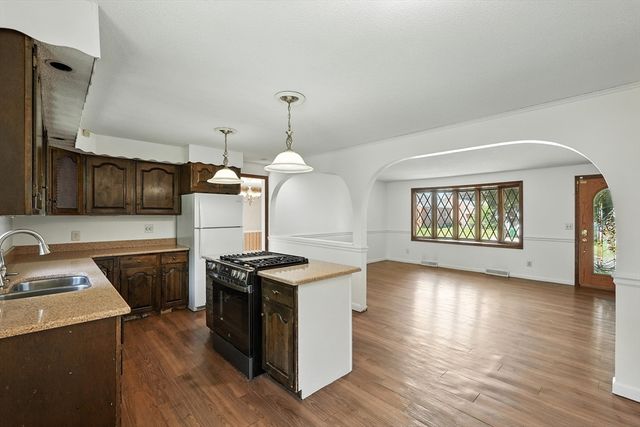 232 Lafayette St, Chicopee, MA 01020