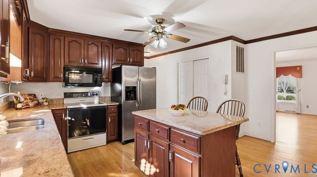 11211 Woodstock Heights Dr, Glen Allen, VA 23059