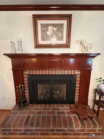 11211 Woodstock Heights Dr, Glen Allen, VA 23059