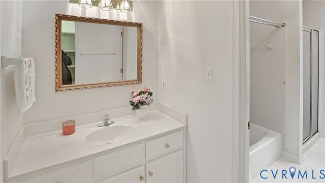 11211 Woodstock Heights Dr, Glen Allen, VA 23059