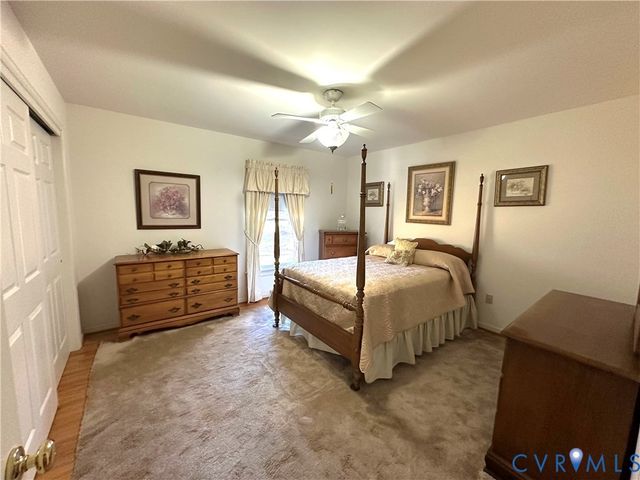 11211 Woodstock Heights Dr, Glen Allen, VA 23059