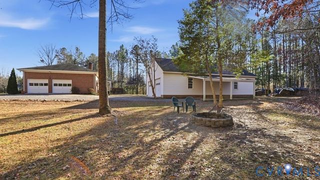 11211 Woodstock Heights Dr, Glen Allen, VA 23059