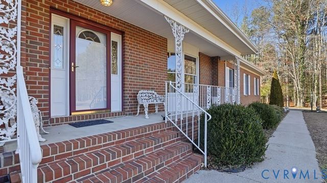 11211 Woodstock Heights Dr, Glen Allen, VA 23059