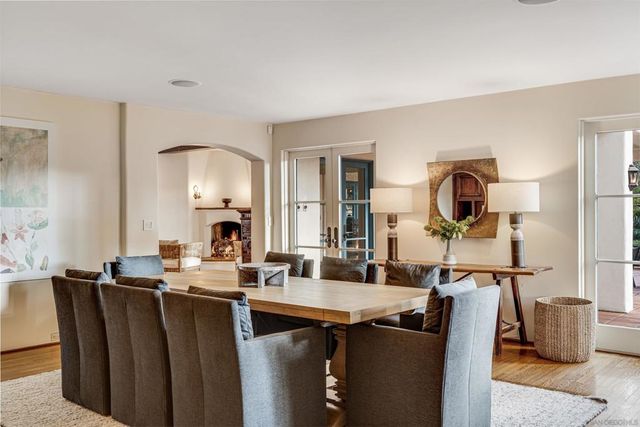 1205 Muirlands Dr, La Jolla, CA 92037