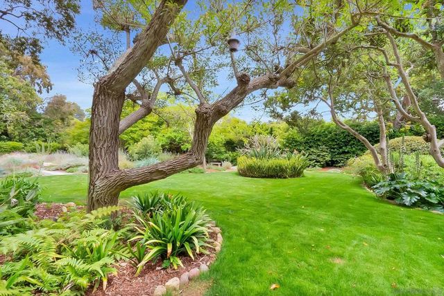 1205 Muirlands Dr, La Jolla, CA 92037