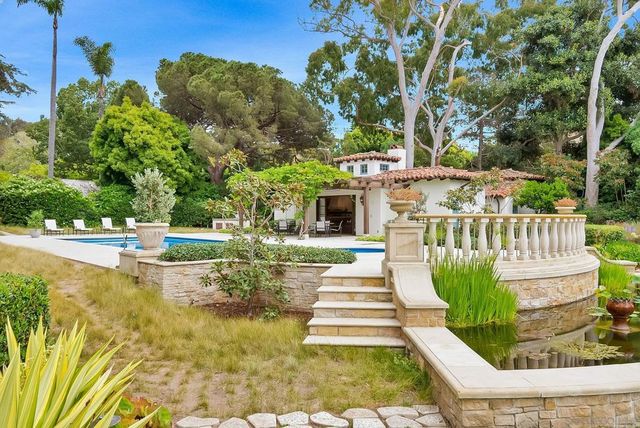 1205 Muirlands Dr, La Jolla, CA 92037