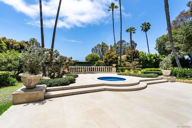1205 Muirlands Dr, La Jolla, CA 92037