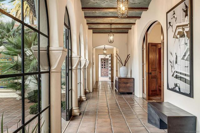 1205 Muirlands Dr, La Jolla, CA 92037