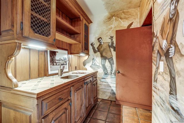 1205 Muirlands Dr, La Jolla, CA 92037