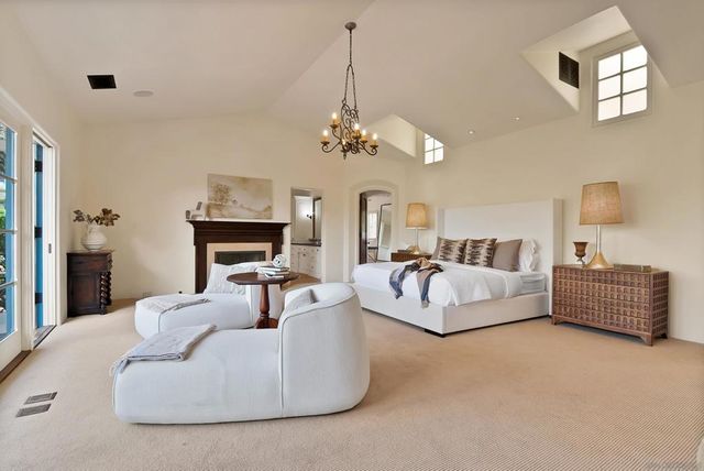 1205 Muirlands Dr, La Jolla, CA 92037