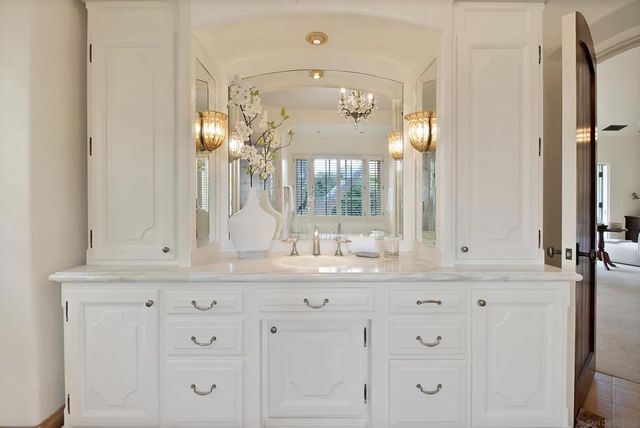 1205 Muirlands Dr, La Jolla, CA 92037