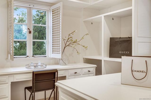 1205 Muirlands Dr, La Jolla, CA 92037