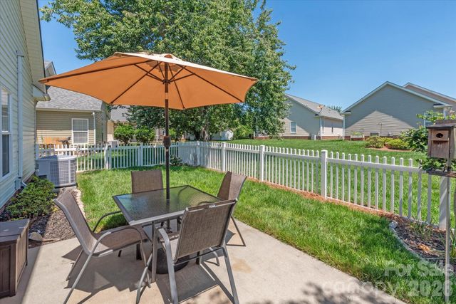 1047 Curry Way, Matthews, NC 28104