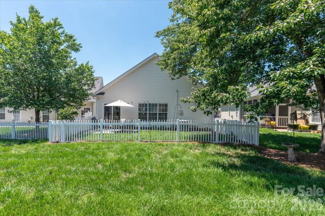 1047 Curry Way, Matthews, NC 28104