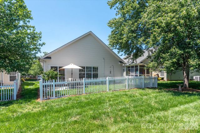 1047 Curry Way, Matthews, NC 28104