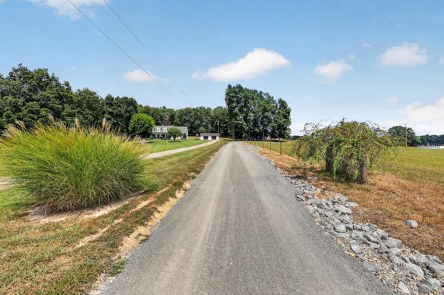114 Tom Beasley Rd, Westmoreland, TN 37186