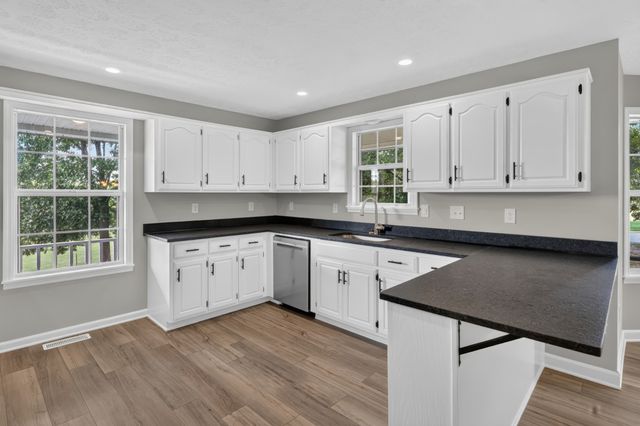 114 Tom Beasley Rd, Westmoreland, TN 37186