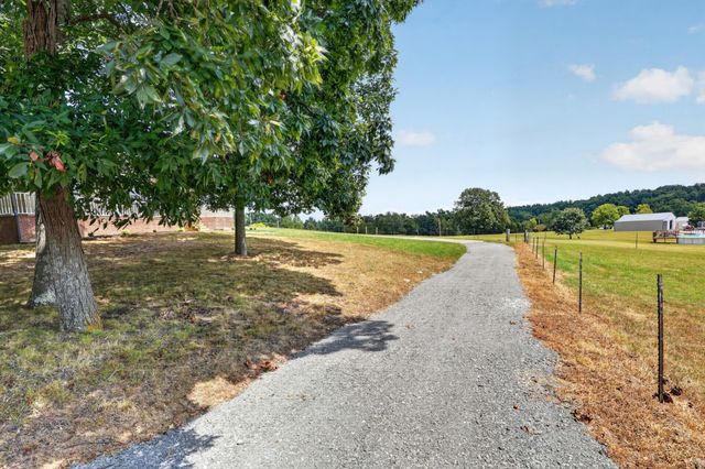 114 Tom Beasley Rd, Westmoreland, TN 37186