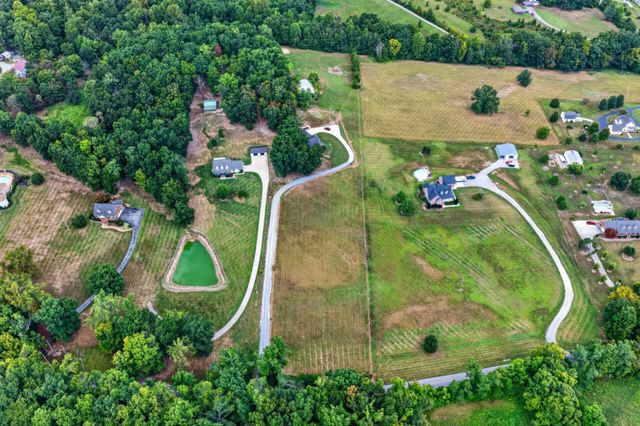 114 Tom Beasley Rd, Westmoreland, TN 37186